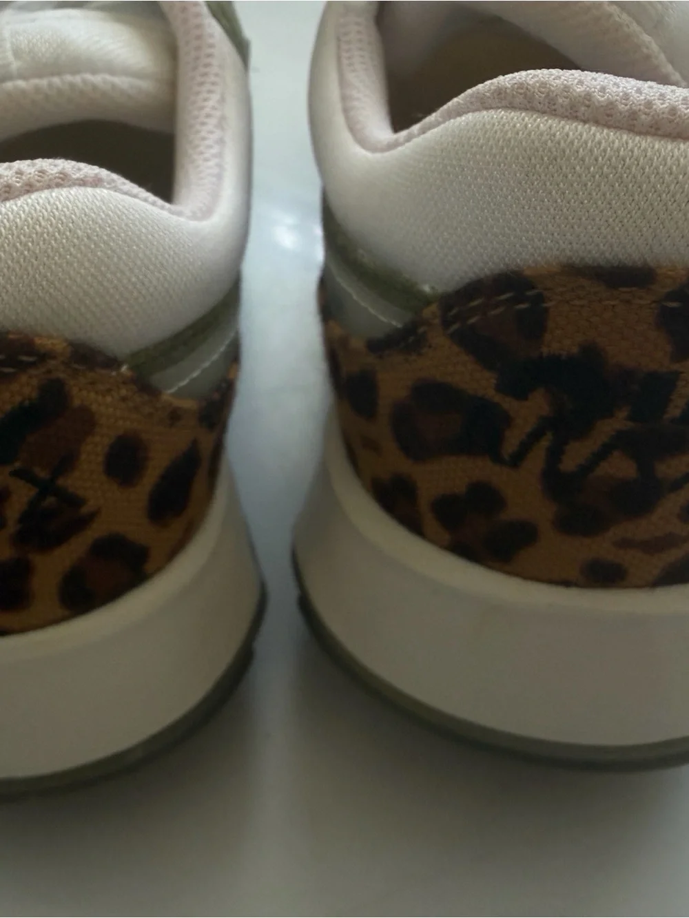 Nike women motif gs shoes size 7 women, 5.5 youth